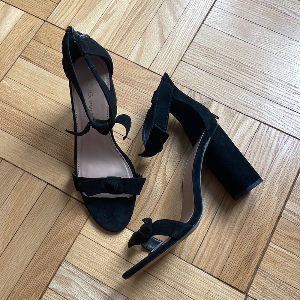 Bow heels